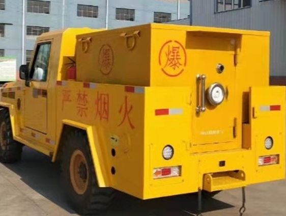 曲沃凯龙爆破器材运输车：保障爆破任务的安全运行